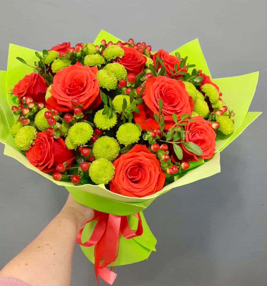 Букет цветов из: Хризантемы и Розы в Чистополе