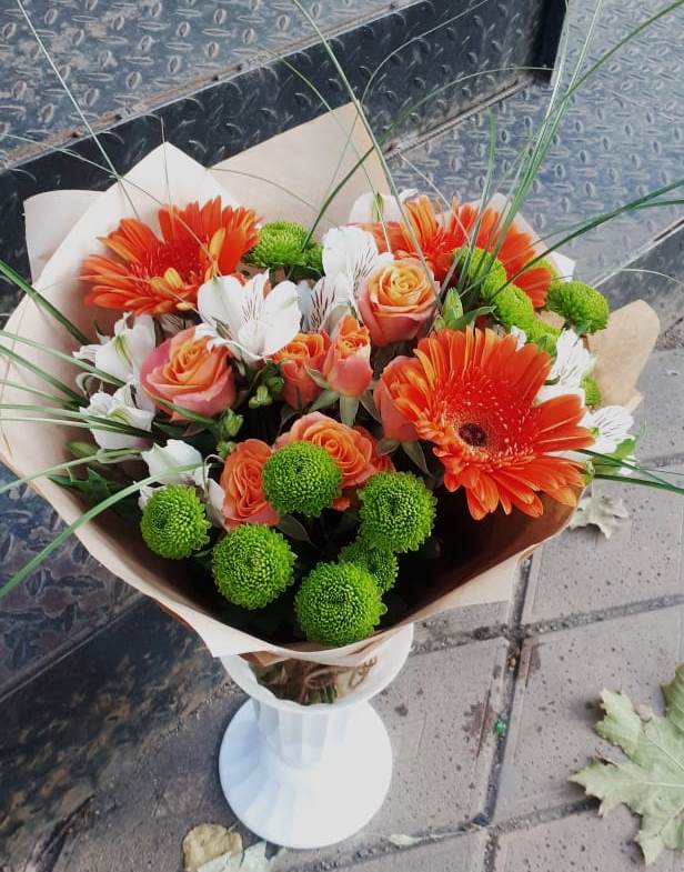 Букет цветов из: Герберы, Хризантемы, Альстромерии и Розы в Чистополе
