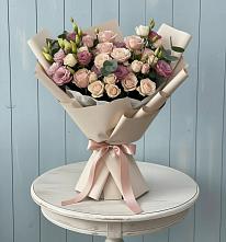 Букет цветов из:  Розы и Лизиантусы в Чистополе