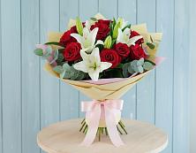 Букет цветов из:  Лилии и Розы в Чистополе
