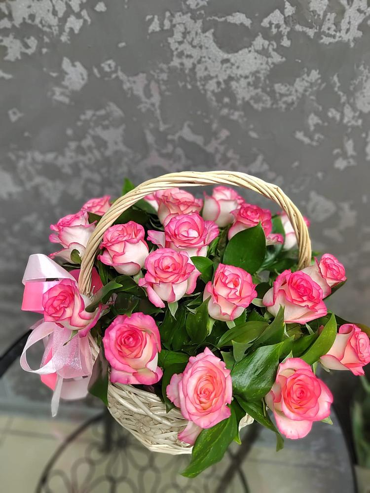 Цветочная композиция из Розы в корзине в Чистополе