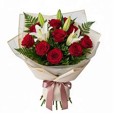 Букет цветов из:  Лилии и Розы в Чистополе