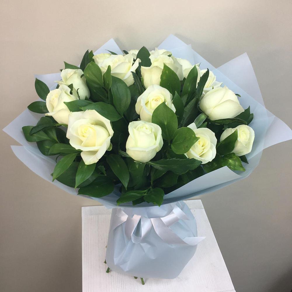 Букет 15 Белых роз Проуд в Чистополе