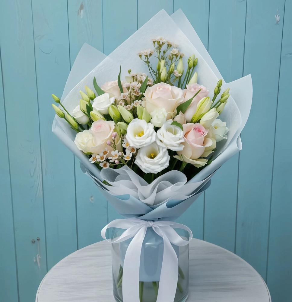 Букет цветов из: Розы и Лизиантусы в Чистополе