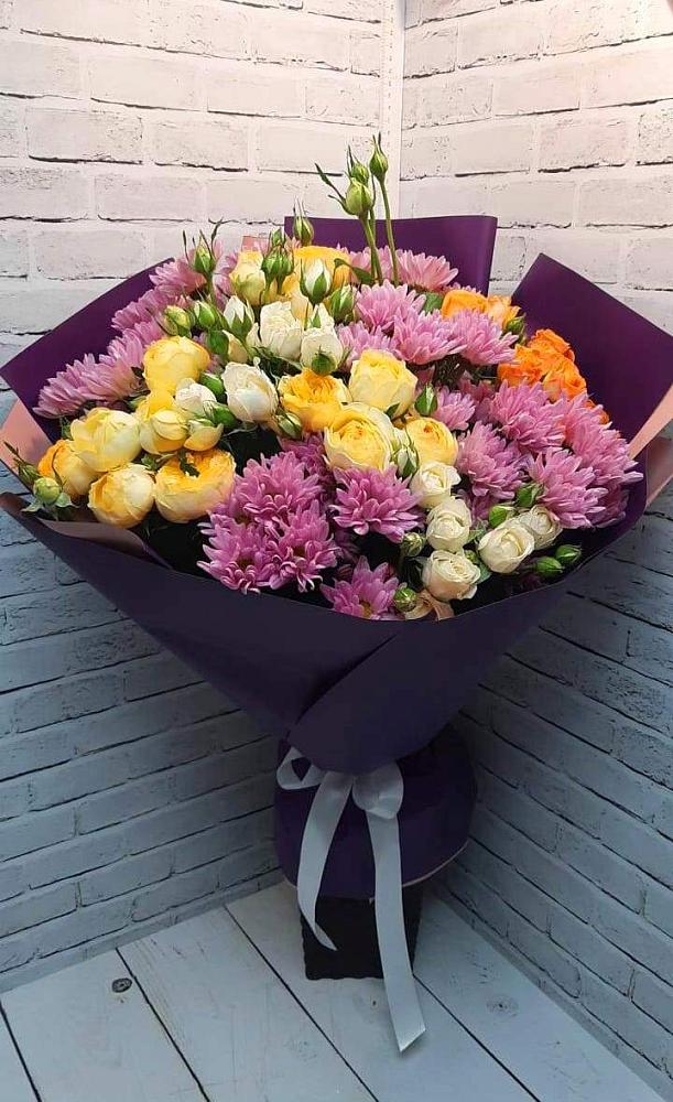 Букет цветов из: Хризантемы и Розы в Чистополе
