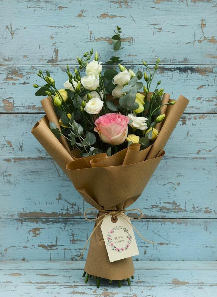 Букет цветов из: Розы и Лизиантусы в Чистополе