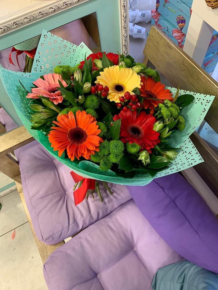 Букет цветов из: Герберы, Хризантемы и Альстромерии в Чистополе