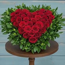 Цветочная композиция из Розы в виде сердца в Чистополе