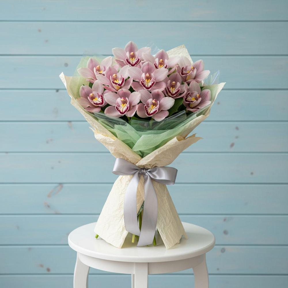 Букет цветов из: Орхидеи и Розы в Чистополе