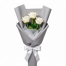 Букет 3 белые розы в Чистополе