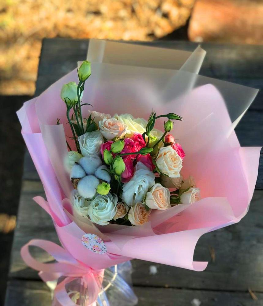 Букет цветов из: Розы и Лизиантусы в Чистополе