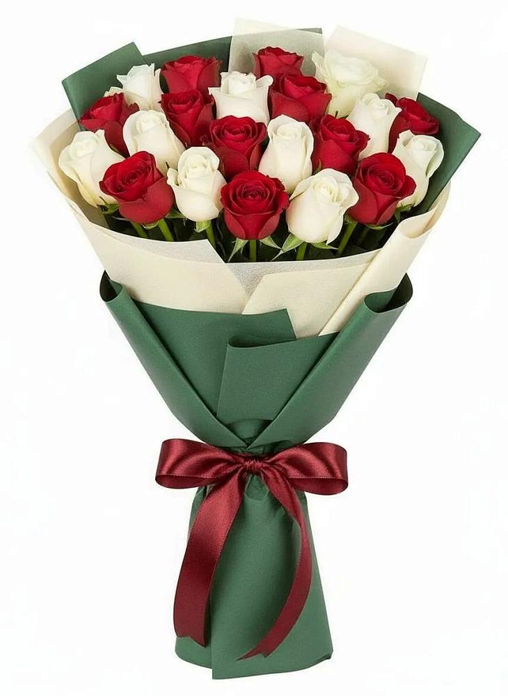 Букет Микс из красных и белых роз в Чистополе
