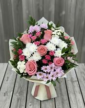 Букет цветов из:  Альстромерии, Гвоздики, Розы и Хризантемы в Чистополе