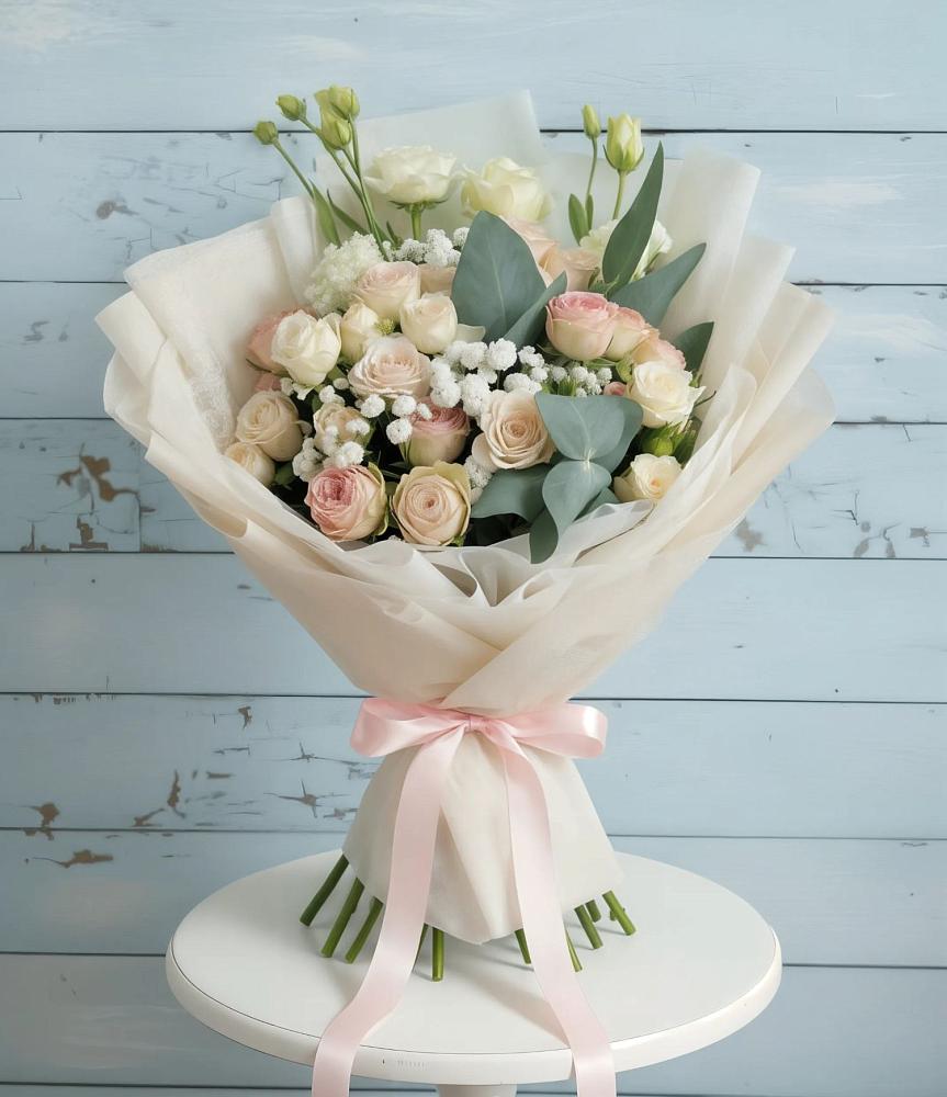 Букет цветов из: Розы и Лизиантусы в Чистополе