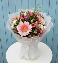 Букет цветов из:  Герберы, Альстромерии и Лизиантусы в Чистополе