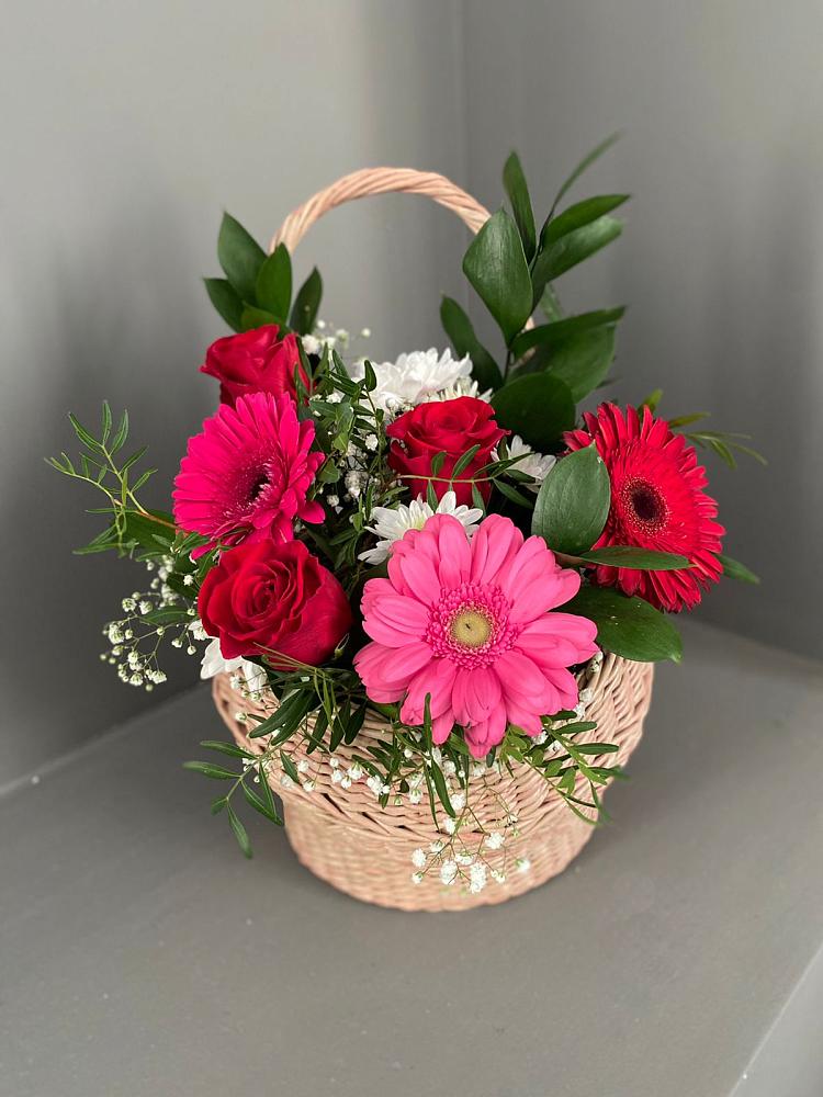 Цветочная композиция из Розы, Хризантемы и Герберы в корзине в Чистополе