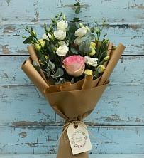 Букет цветов из:  Розы и Лизиантусы в Чистополе