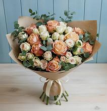 Букет цветов из:  Альстромерии и Розы в Чистополе