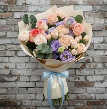 Букет цветов из:  Розы, Лизиантусы и Гвоздики #REPLACE_PRED# Чистополе