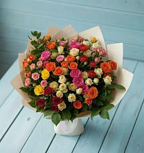 Букет Микс из разноцветных кустовых роз в Чистополе