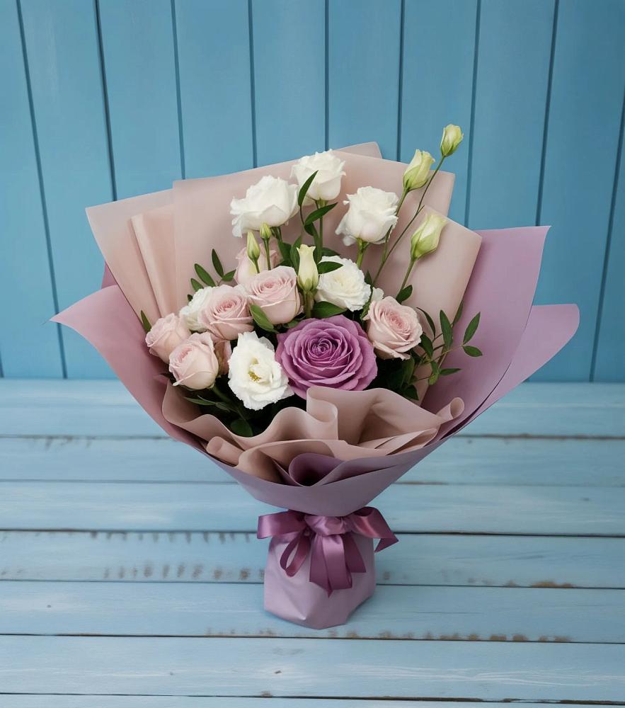 Букет цветов из: Розы и Лизиантусы в Чистополе